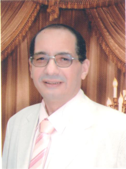 الدكتور محمود